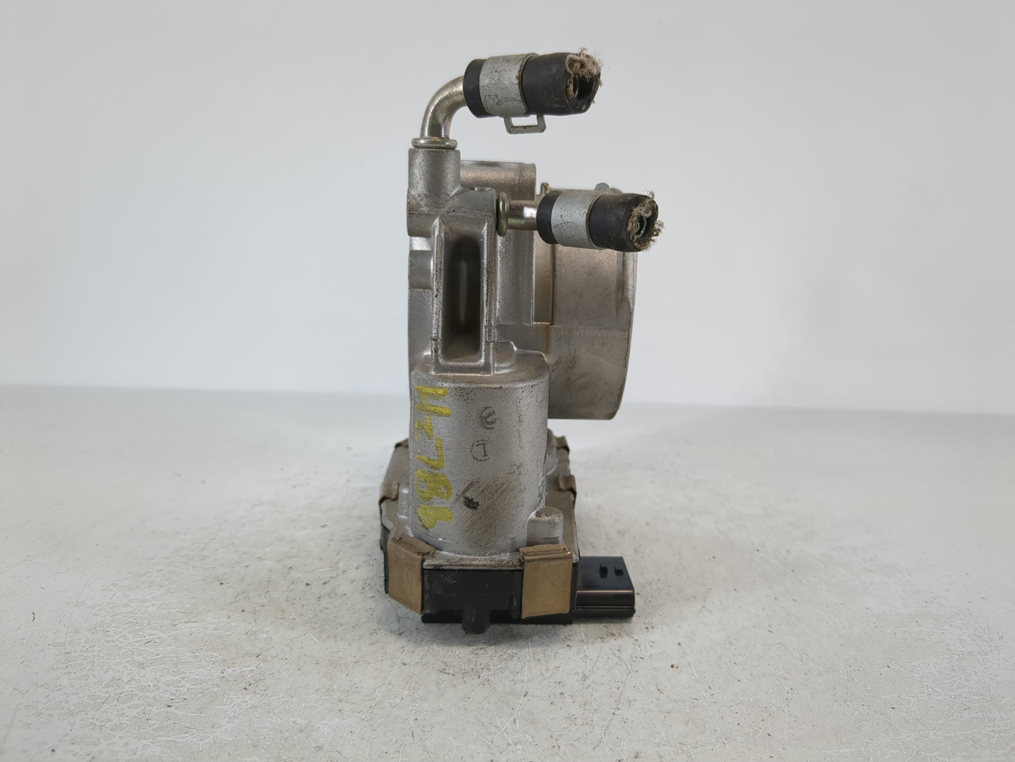 2015-2022 Nissan Murano Throttle Body P/N:RME70-50 Fits Fits 2015 2016 2017 2018 2019 2020 2021 2022 OEM Used Auto Parts - Oemusedautoparts1.com