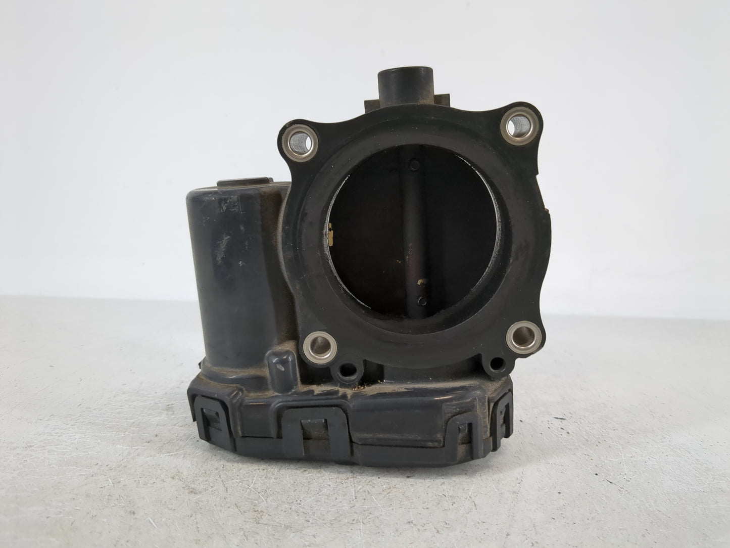 2008-2010 Chrysler Town & Country Throttle Body P/N:045938358AA Fits Fits 2008 2009 2010 2011 OEM Used Auto Parts