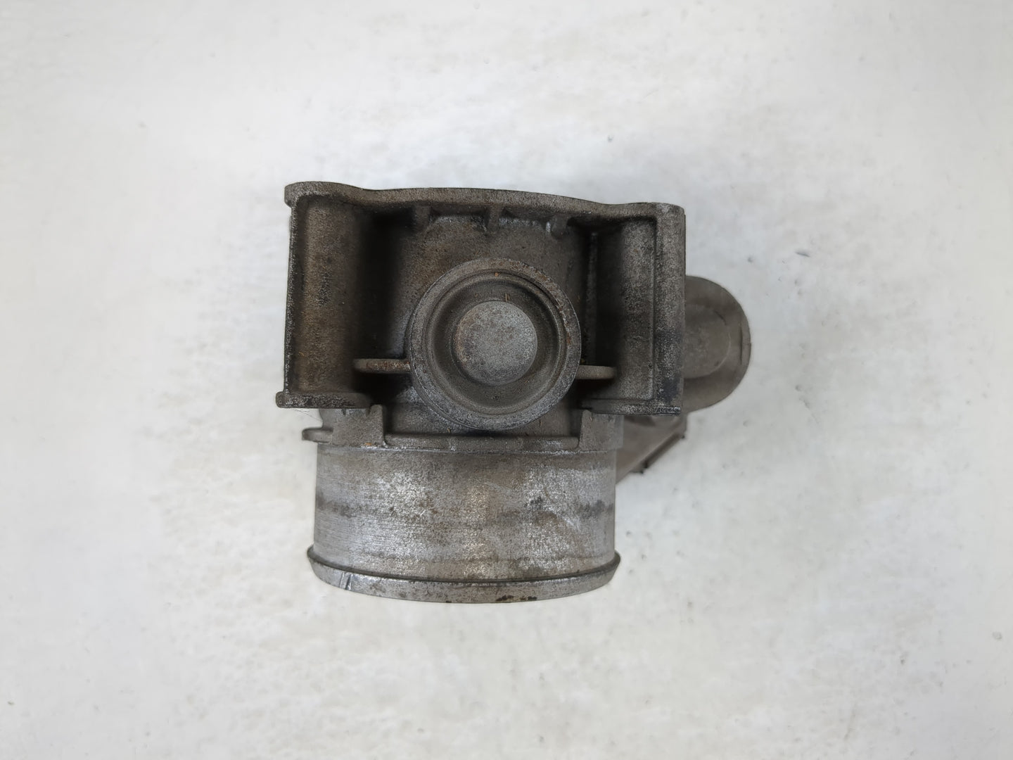 2015-2017 Ford Mustang Throttle Body P/N:H1429A-03 GB8F 9F991 BC Fits Fits 2015 2016 2017 2018 2019 2020 OEM Used Auto Parts - Oemusedautoparts1.com