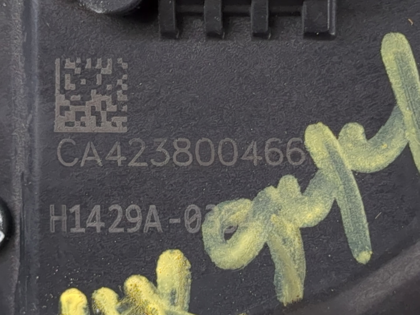 2015-2017 Ford Mustang Throttle Body P/N:H1429A-03 GB8F 9F991 BC Fits Fits 2015 2016 2017 2018 2019 2020 OEM Used Auto Parts - Oemusedautoparts1.com