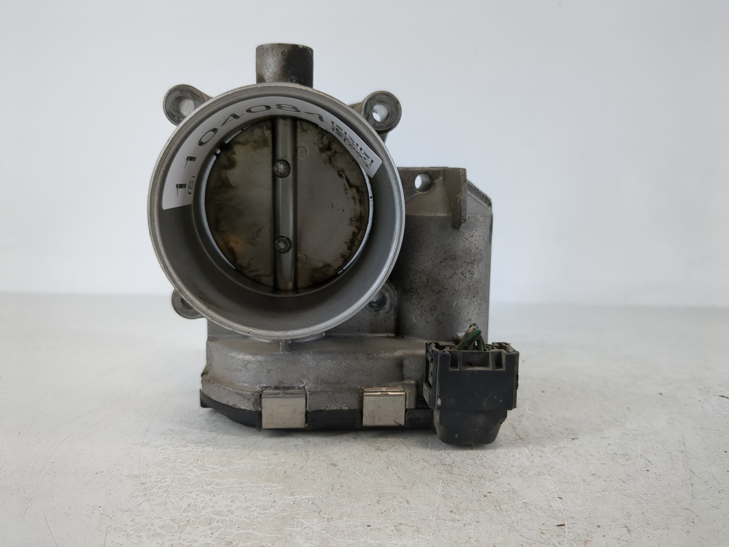 2002-2007 Volvo V70 Throttle Body P/N:30711554 Fits Fits 2002 2003 2004 2005 2006 2007 2008 2009 OEM Used Auto Parts