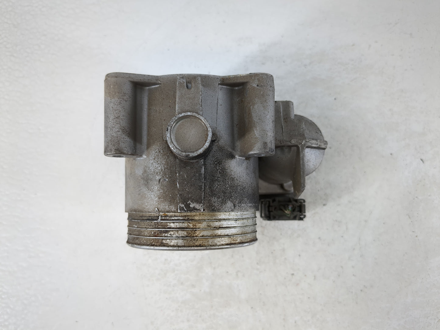 2002-2007 Volvo V70 Throttle Body P/N:30711554 Fits Fits 2002 2003 2004 2005 2006 2007 2008 2009 OEM Used Auto Parts