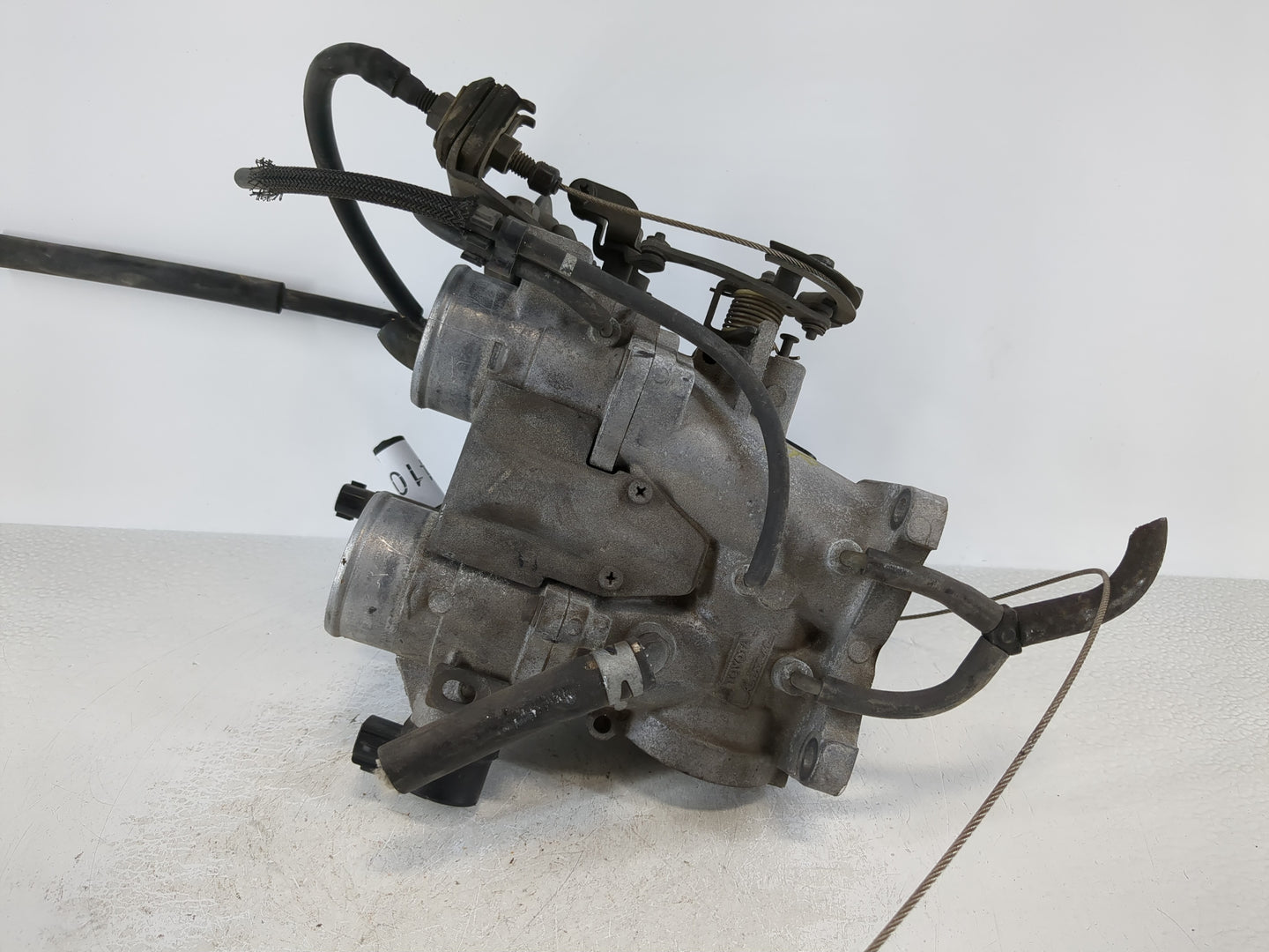 1999-2001 Lexus Es300 Throttle Body P/N:201508L01 Fits Fits 1999 2000 2001 OEM Used Auto Parts - Oemusedautoparts1.com