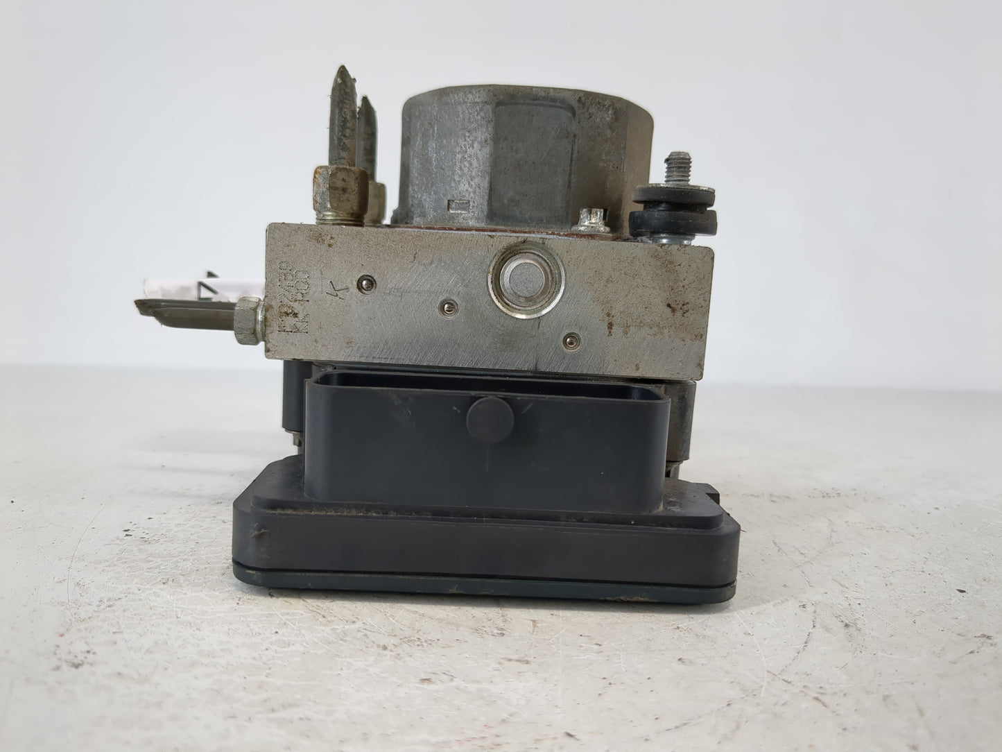 2015 Nissan Sentra ABS Pump Control Module Replacement P/N:47660-9AN0A Fits OEM Used Auto Parts - Oemusedautoparts1.com