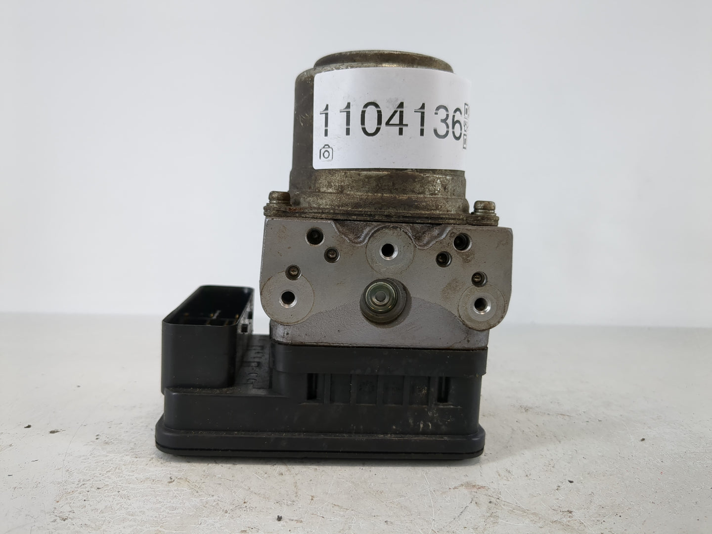 2005-2006 Acura Tl ABS Pump Control Module Replacement P/N:6L15-2091 Fits Fits 2005 2006 OEM Used Auto Parts - Oemusedautoparts1.com