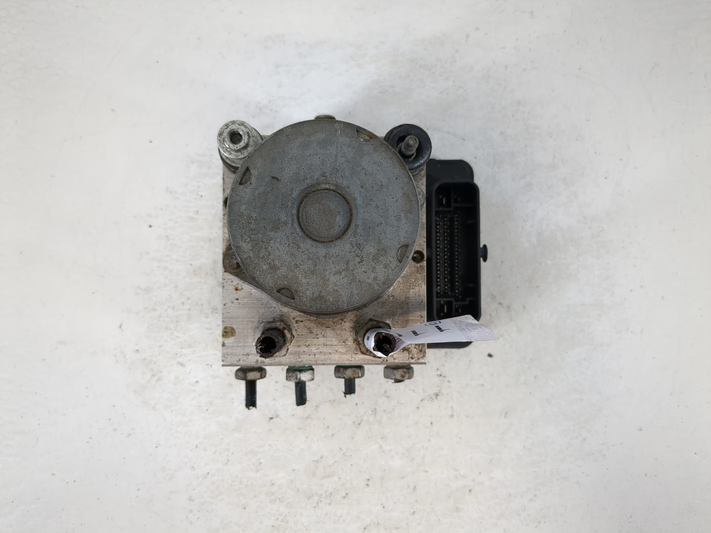 2018 Chevrolet Malibu ABS Pump Control Module Replacement P/N:84205167 84325538 Fits OEM Used Auto Parts - Oemusedautoparts1.com