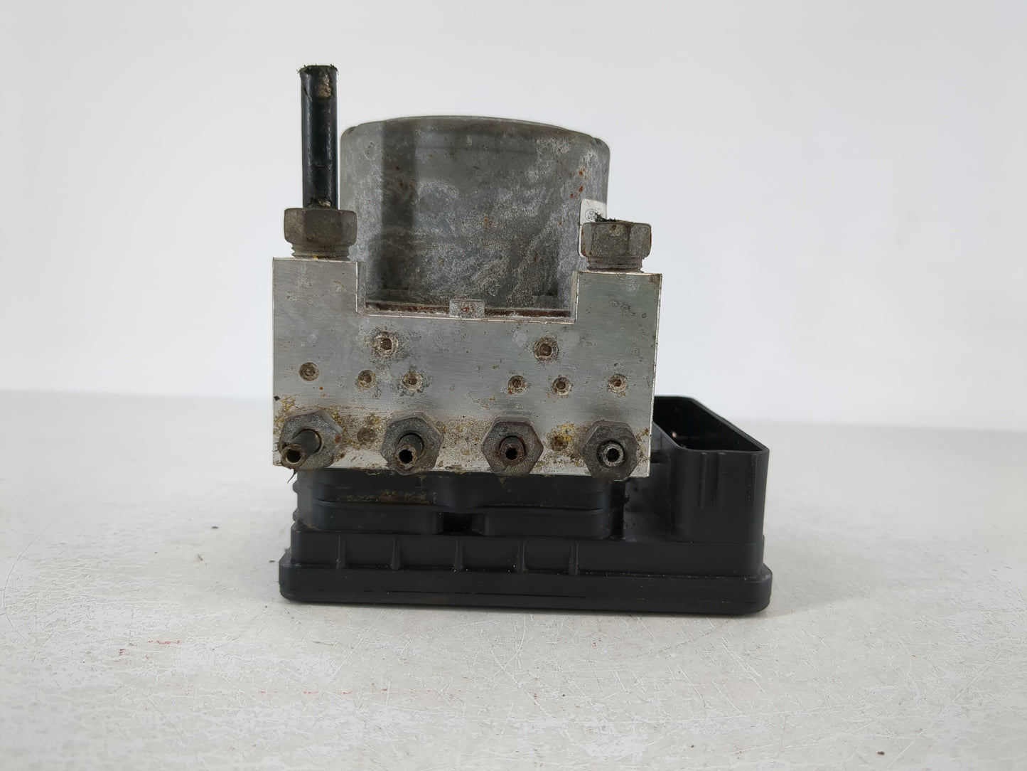 2017 Ford Explorer ABS Pump Control Module Replacement P/N:HB53-2C405-AC Fits OEM Used Auto Parts - Oemusedautoparts1.com