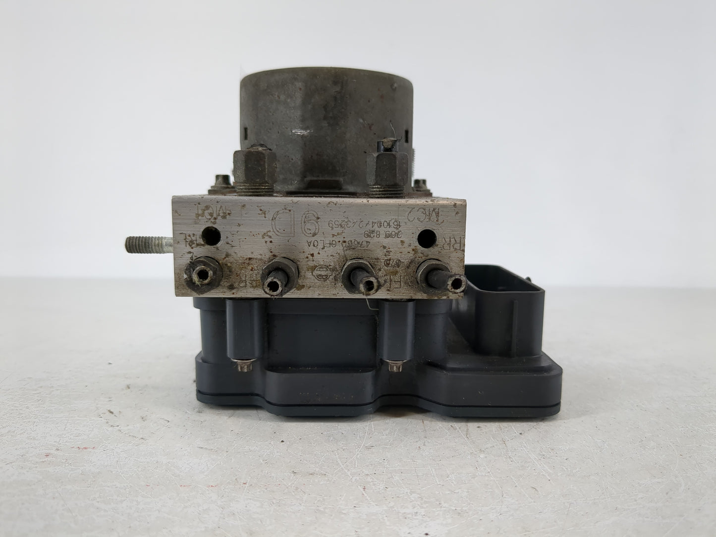 2017 Nissan Rogue ABS Pump Control Module Replacement P/N:47660 6FL0A Fits OEM Used Auto Parts - Oemusedautoparts1.com