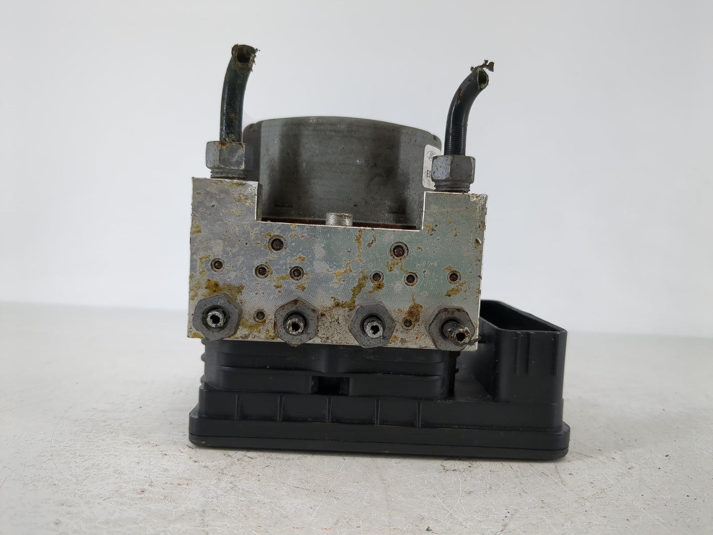 2017-2018 Ford Fusion ABS Pump Control Module Replacement P/N:HG9C-2B373-BG Fits Fits 2017 2018 OEM Used Auto Parts - Oemusedautoparts1.com