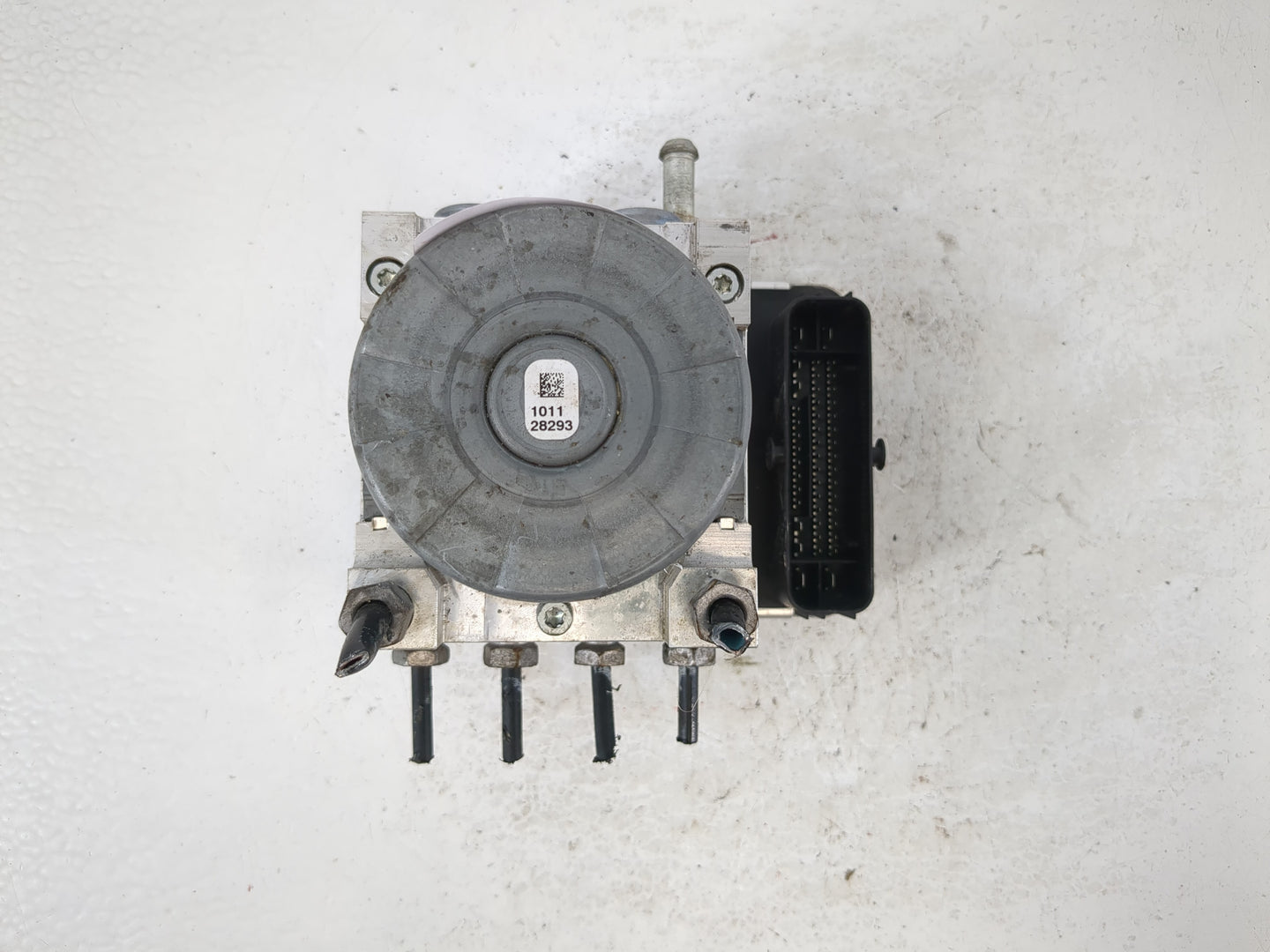 2020-2022 Gmc Terrain ABS Pump Control Module Replacement P/N:84825144 Fits Fits 2020 2021 2022 OEM Used Auto Parts - Oemusedautoparts1.com