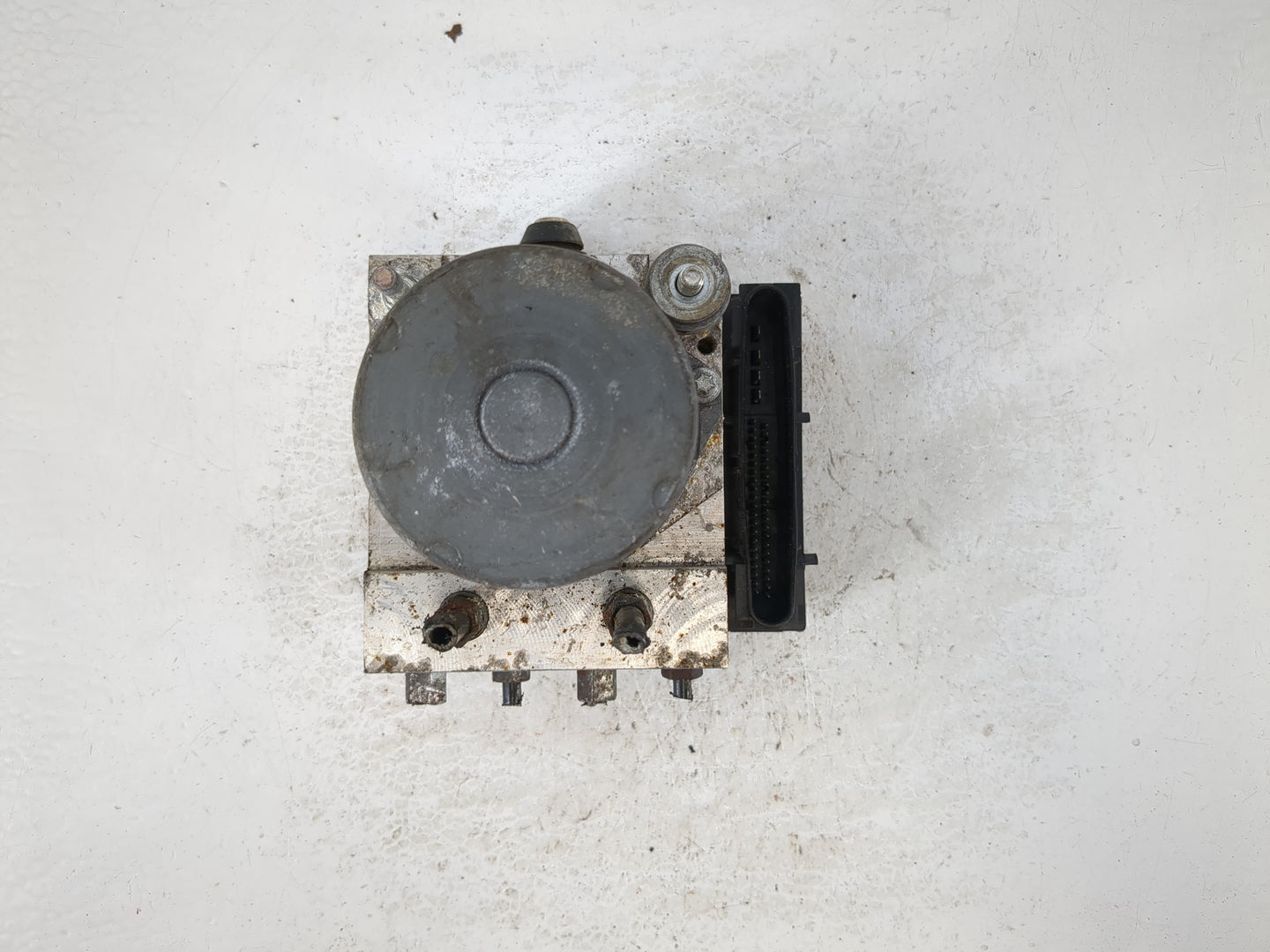 2010-2012 Mazda Cx-7 ABS Pump Control Module Replacement P/N:0 265 235 622 EH46 48 7A0 Fits Fits 2010 2011 2012 OEM Used Auto Parts - Oemusedautoparts1.com