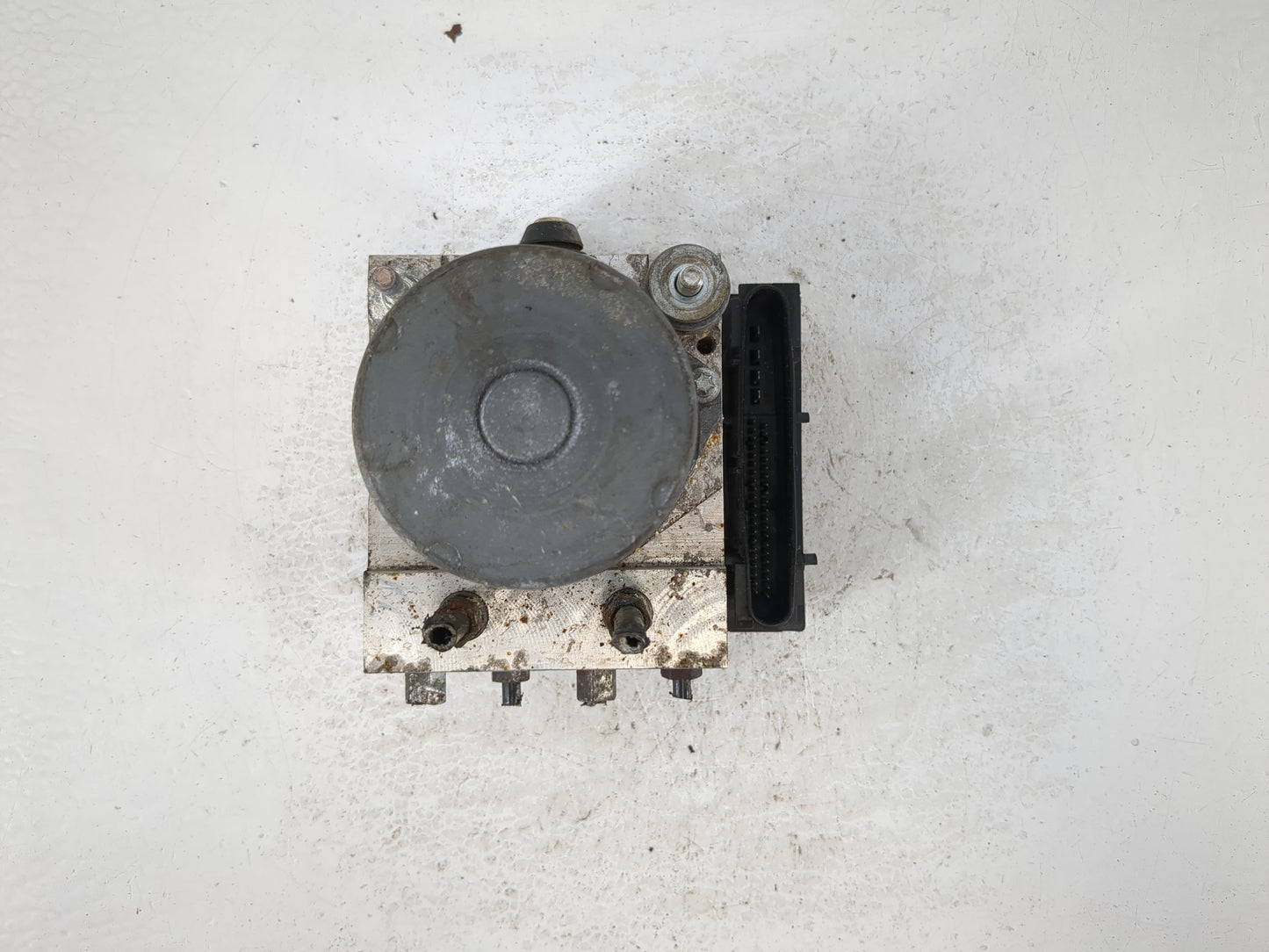 2010-2012 Mazda Cx-7 ABS Pump Control Module Replacement P/N:0 265 235 622 EH46 48 7A0 Fits Fits 2010 2011 2012 OEM Used Auto Parts - Oemusedautoparts1.com