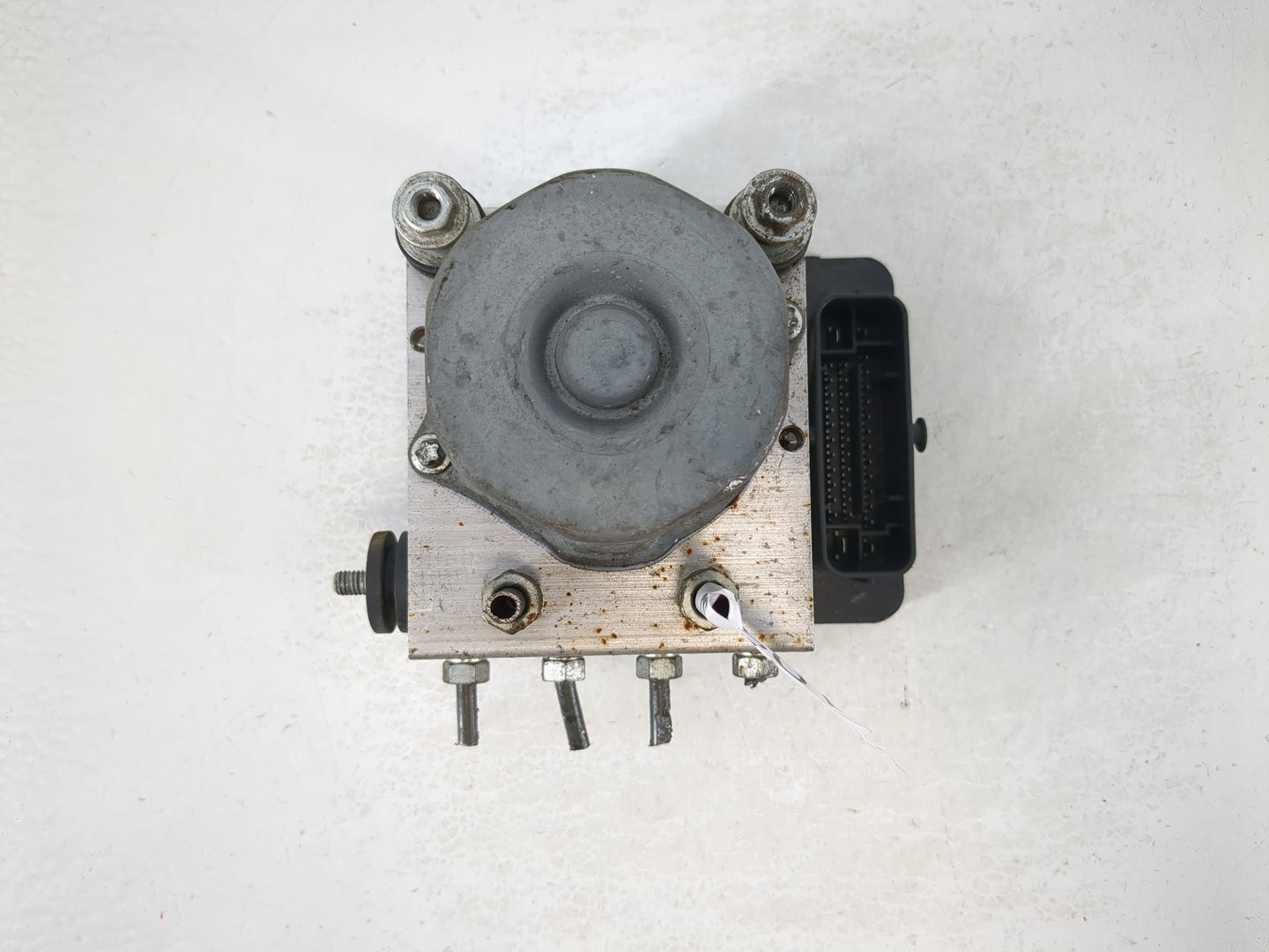 2015-2017 Toyota Camry ABS Pump Control Module Replacement P/N:4440-06180 Fits Fits 2015 2016 2017 OEM Used Auto Parts - Oemusedautoparts1.com