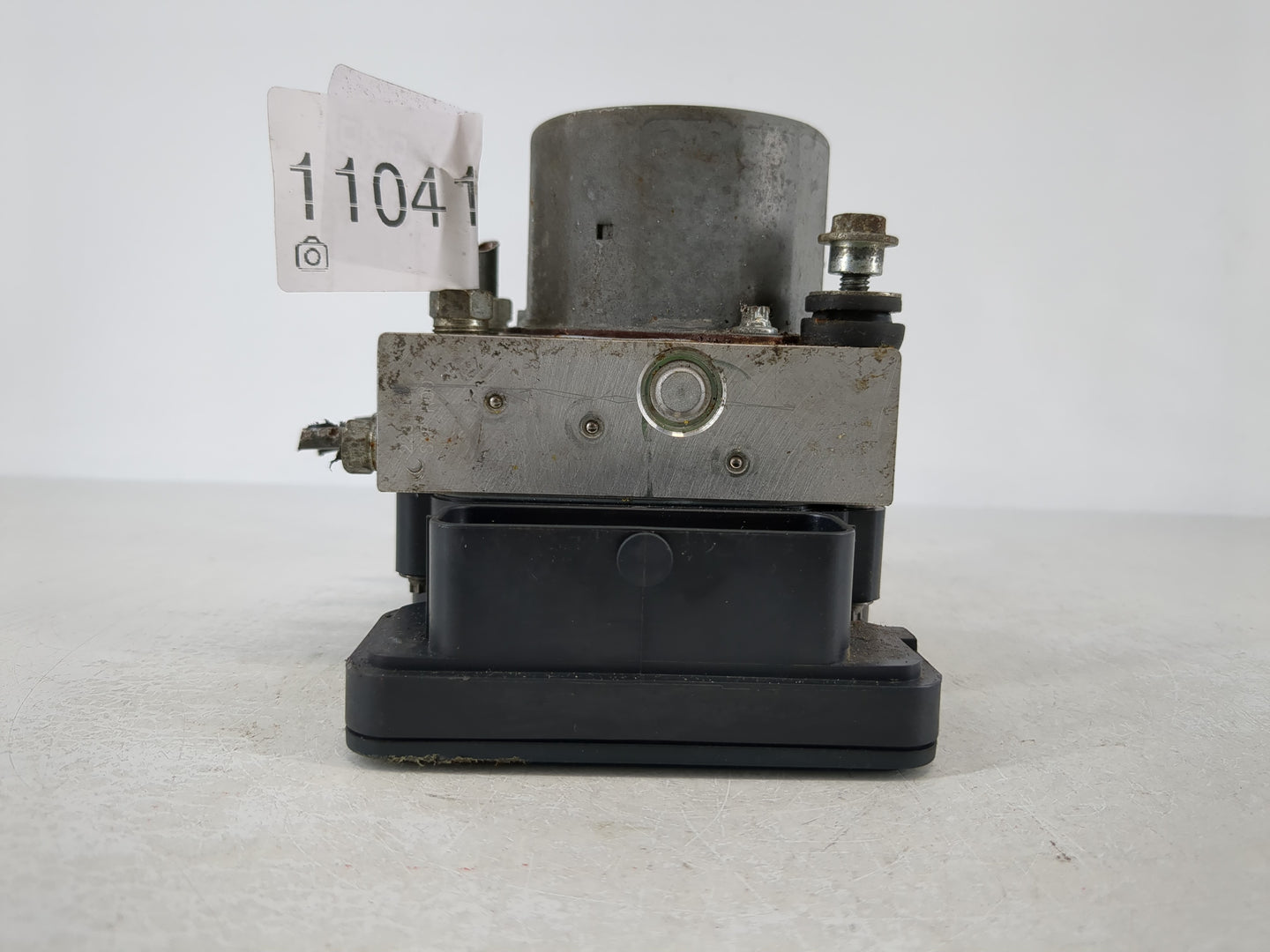 2015-2017 Toyota Camry ABS Pump Control Module Replacement P/N:4440-06180 Fits Fits 2015 2016 2017 OEM Used Auto Parts - Oemusedautoparts1.com