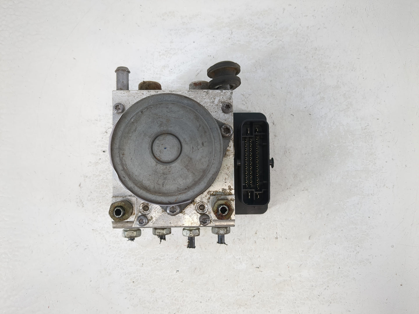 2017-2020 Chevrolet Impala ABS Pump Control Module Replacement P/N:84092226 Fits Fits 2017 2018 2019 2020 OEM Used Auto Parts - Oemusedautoparts1.com