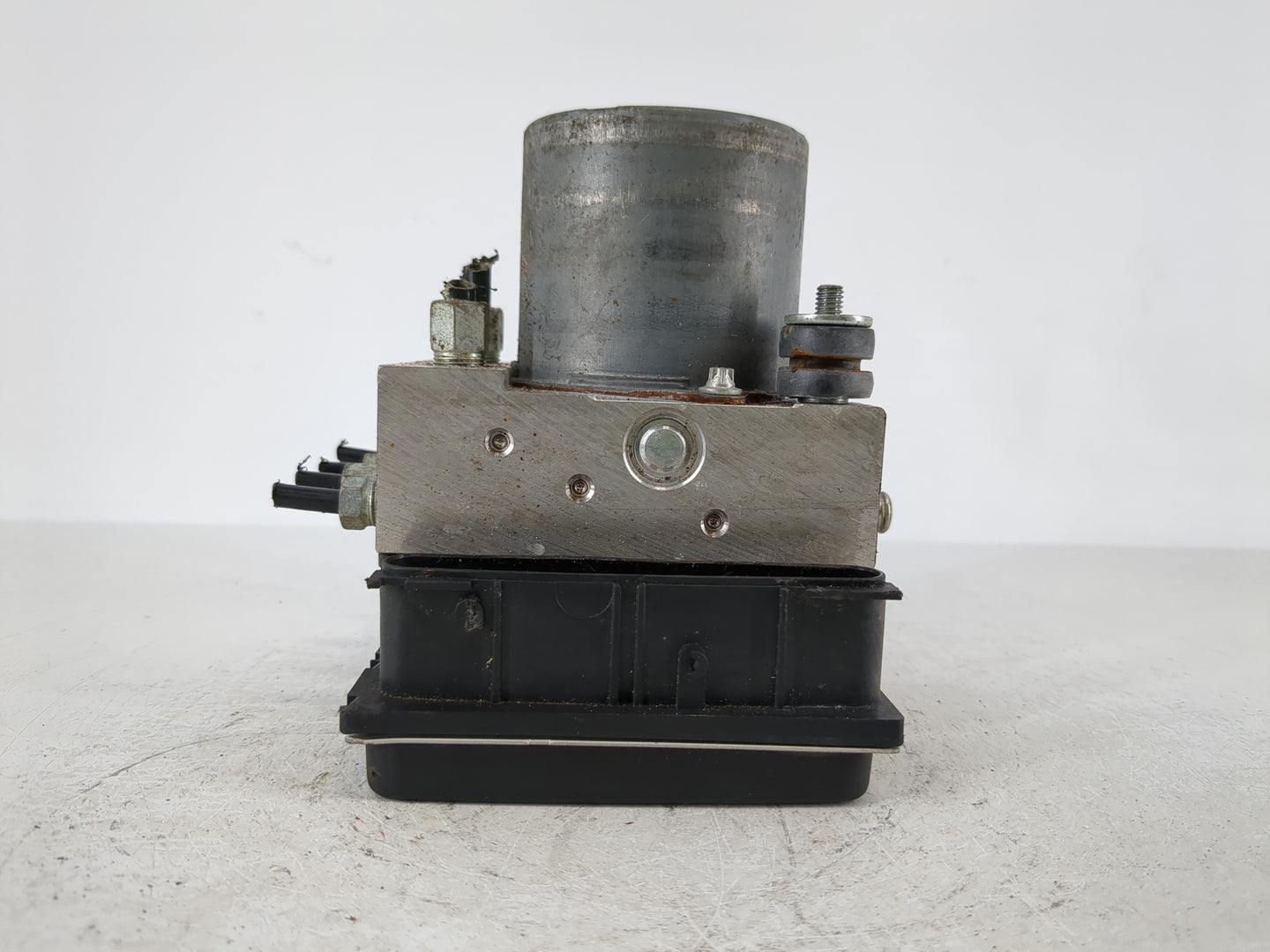 2007-2008 Infiniti G35 ABS Pump Control Module Replacement P/N:47660 JK10A Fits Fits 2007 2008 OEM Used Auto Parts - Oemusedautoparts1.com