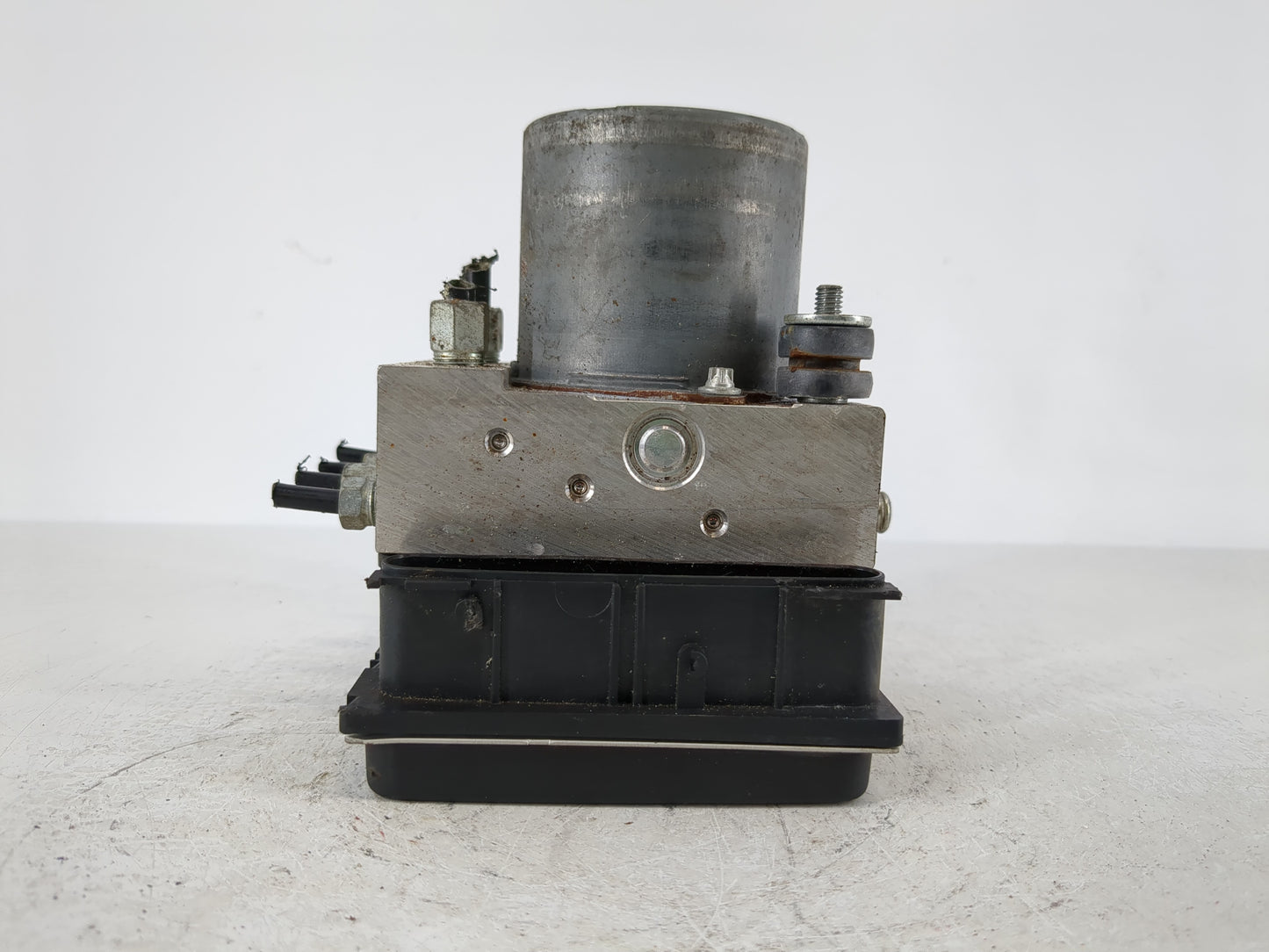2007-2008 Infiniti G35 ABS Pump Control Module Replacement P/N:47660 JK10A Fits Fits 2007 2008 OEM Used Auto Parts - Oemusedautoparts1.com