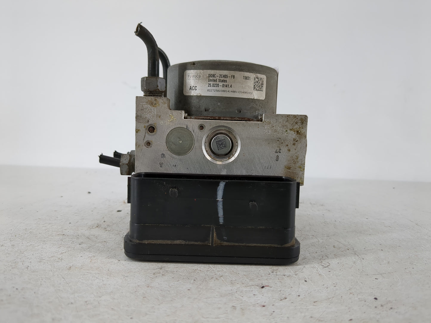 2013 Ford Fusion ABS Pump Control Module Replacement P/N:DG9C-2C405-FB Fits OEM Used Auto Parts