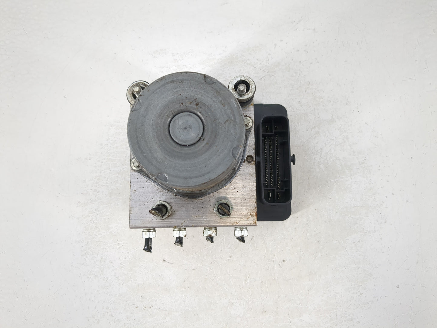 2018-2019 Toyota Camry ABS Pump Control Module Replacement P/N:44540-33660 Fits Fits 2018 2019 OEM Used Auto Parts - Oemusedautoparts1.com