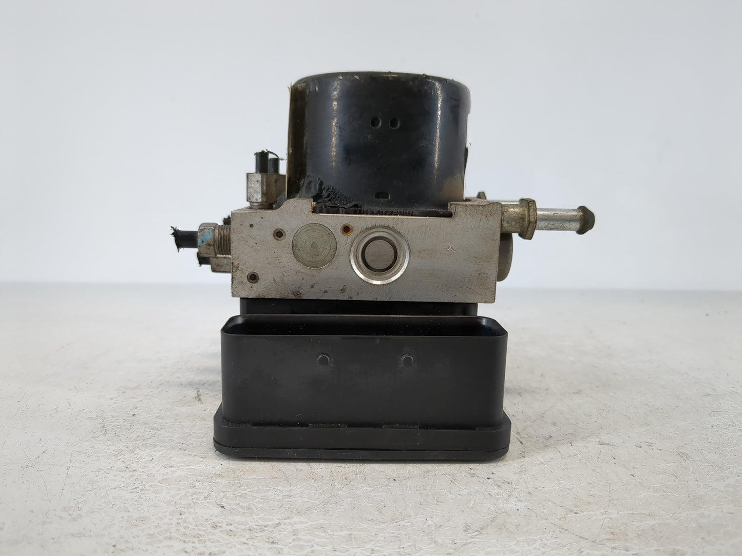 2010 Chrysler Sebring ABS Pump Control Module Replacement P/N:P68050120AA 5264750 Fits OEM Used Auto Parts