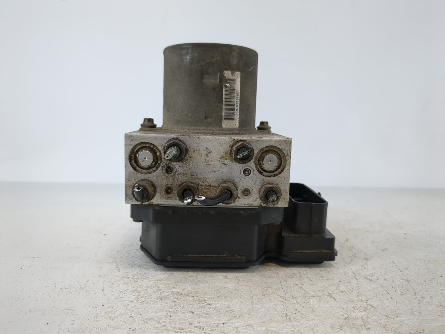 2011-2012 Volkswagen Cc ABS Pump Control Module Replacement P/N:3AA 614 109 M 3AA 614 109 AB Fits Fits 2011 2012 OEM Used Auto Parts - Oemusedautoparts1.com