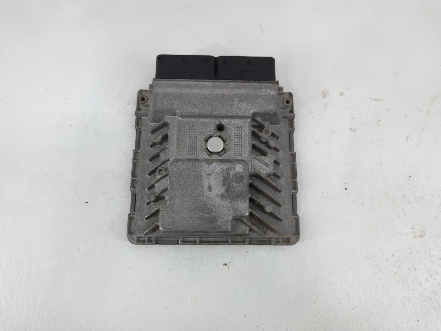 2014 Volkswagen Passat PCM Engine Control Computer ECU ECM PCU OEM P/N:06K 906 070 J Fits OEM Used Auto Parts - Oemusedautoparts1.com