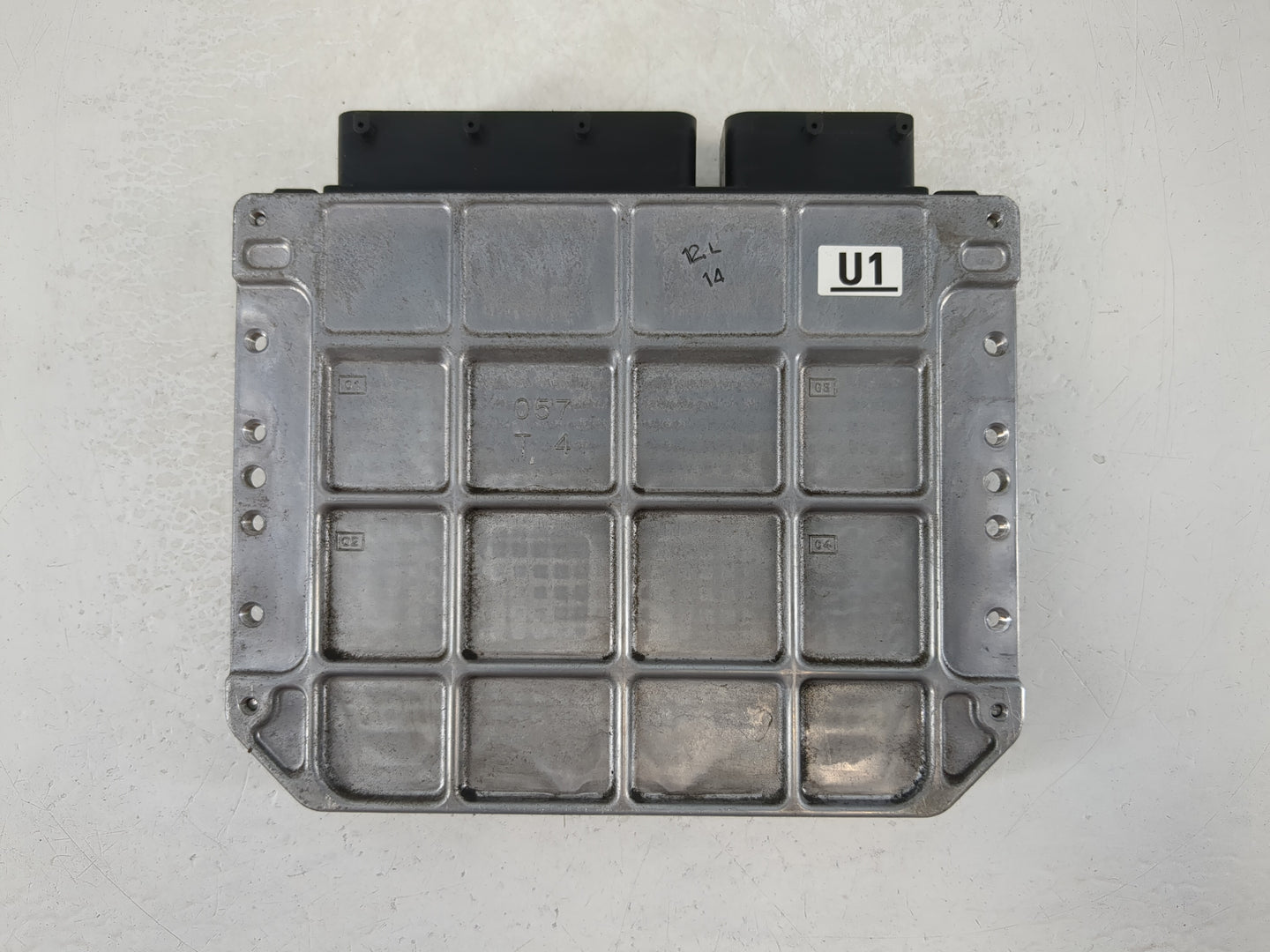 2010 Toyota Prius PCM Engine Control Computer ECU ECM PCU OEM P/N:89661-47262 Fits OEM Used Auto Parts - Oemusedautoparts1.com