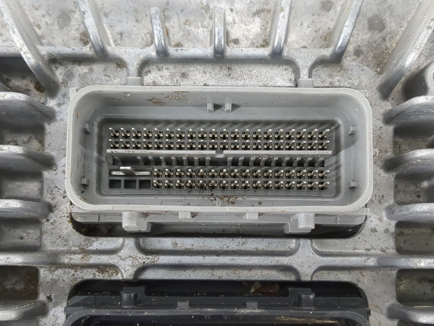 2013-2016 Chevrolet Equinox PCM Engine Control Computer ECU ECM PCU OEM P/N:E39A 12651807 Fits Fits 2013 2014 2015 2016 OEM Used Auto Parts - Oemusedautoparts1.com