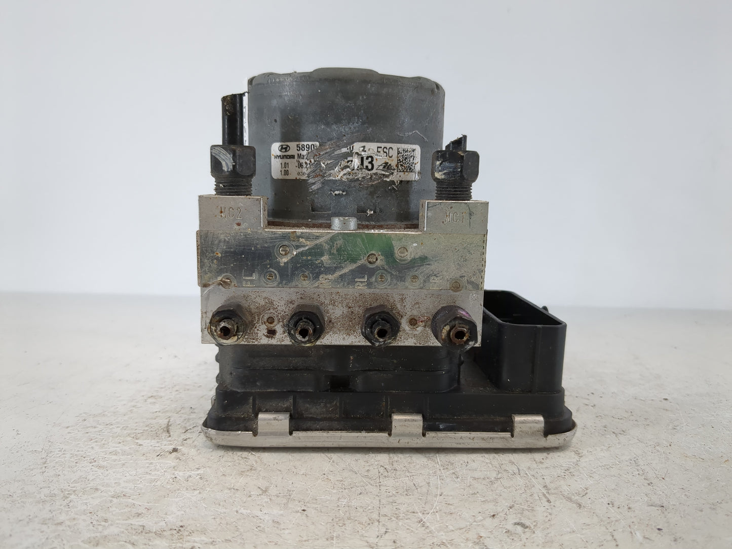 2019-2020 Hyundai Veloster ABS Pump Control Module Replacement P/N:58900-J3200 Fits Fits 2019 2020 OEM Used Auto Parts - Oemusedautoparts1.com