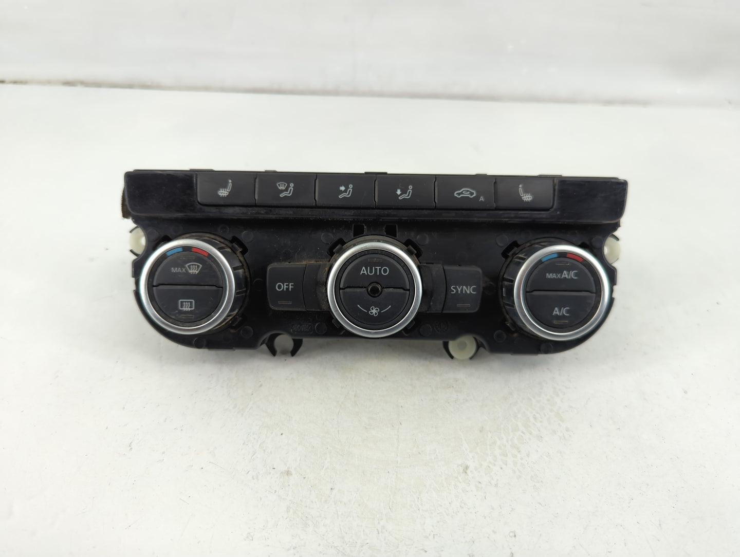 2013-2014 Volkswagen Cc Climate Control Module Temperature AC/Heater Replacement P/N:005147 18324387 Fits Fits 2013 2014 OEM Used Auto Parts - Oemusedautoparts1.com