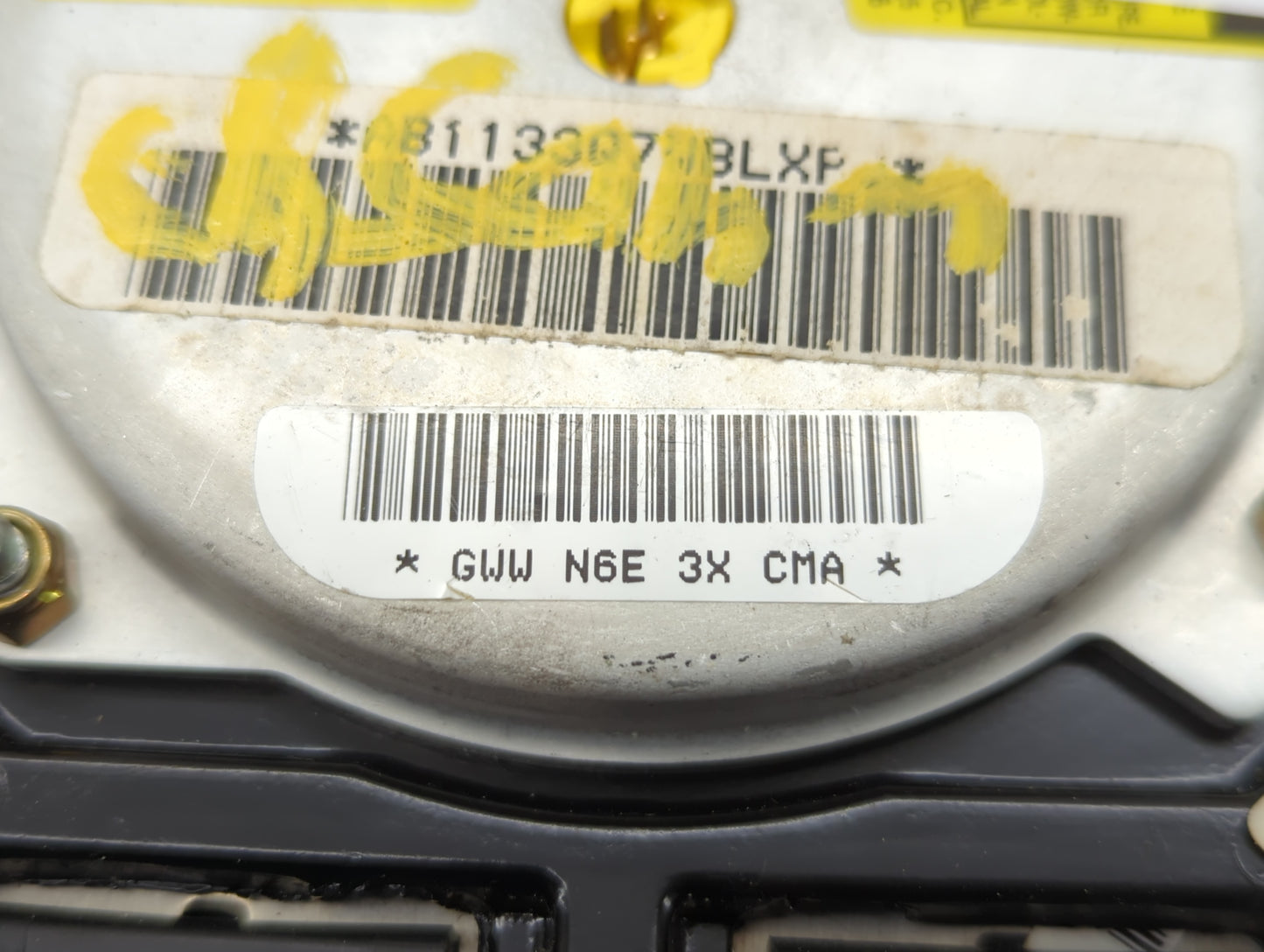 2001-2004 Chevrolet S10 Air Bag Driver Left Steering Wheel Mounted Fits Fits 2001 2002 2003 2004 2005 OEM Used Auto Parts - Oemusedautoparts1.com