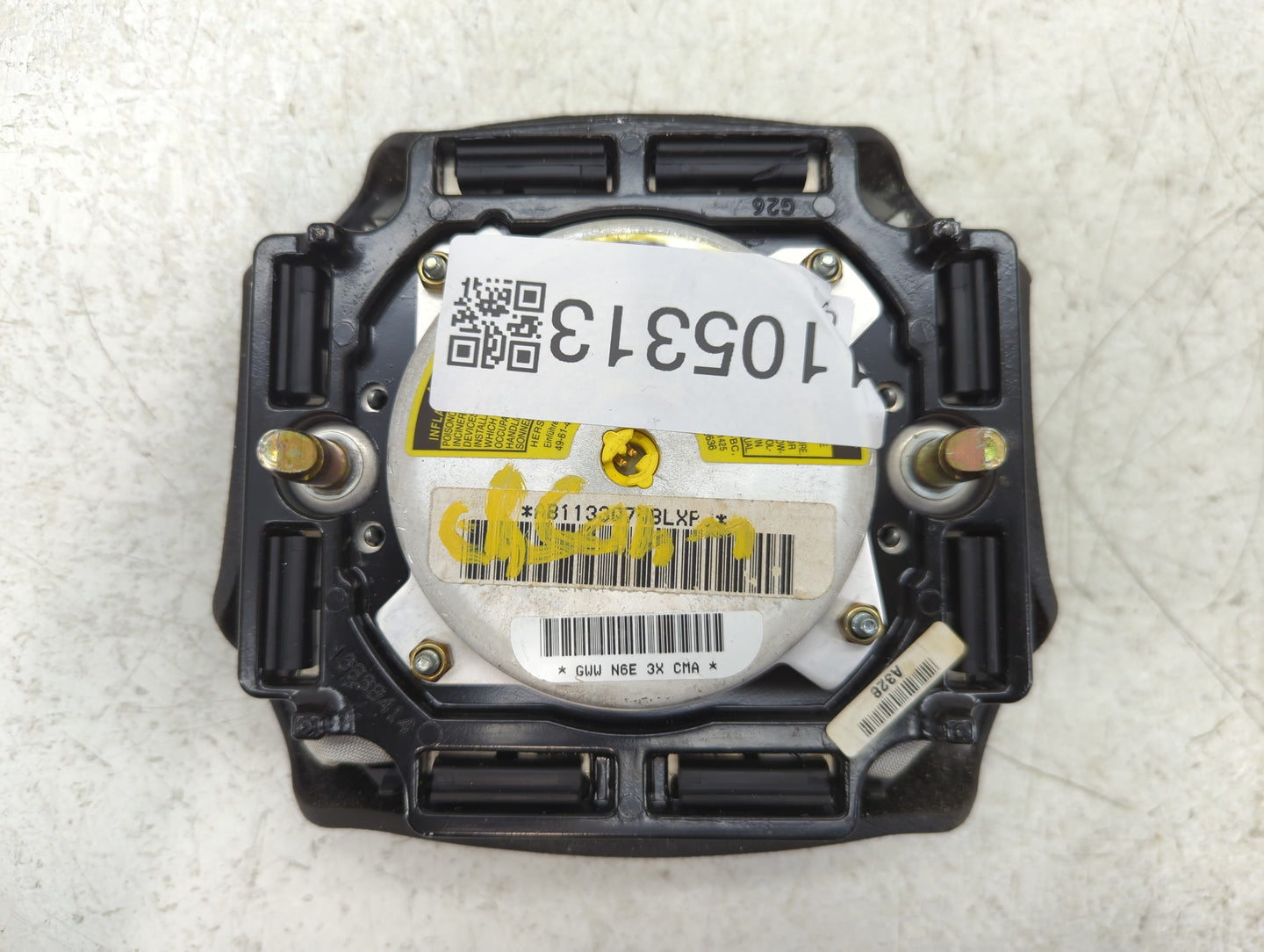 2001-2004 Chevrolet S10 Air Bag Driver Left Steering Wheel Mounted Fits Fits 2001 2002 2003 2004 2005 OEM Used Auto Parts - Oemusedautoparts1.com