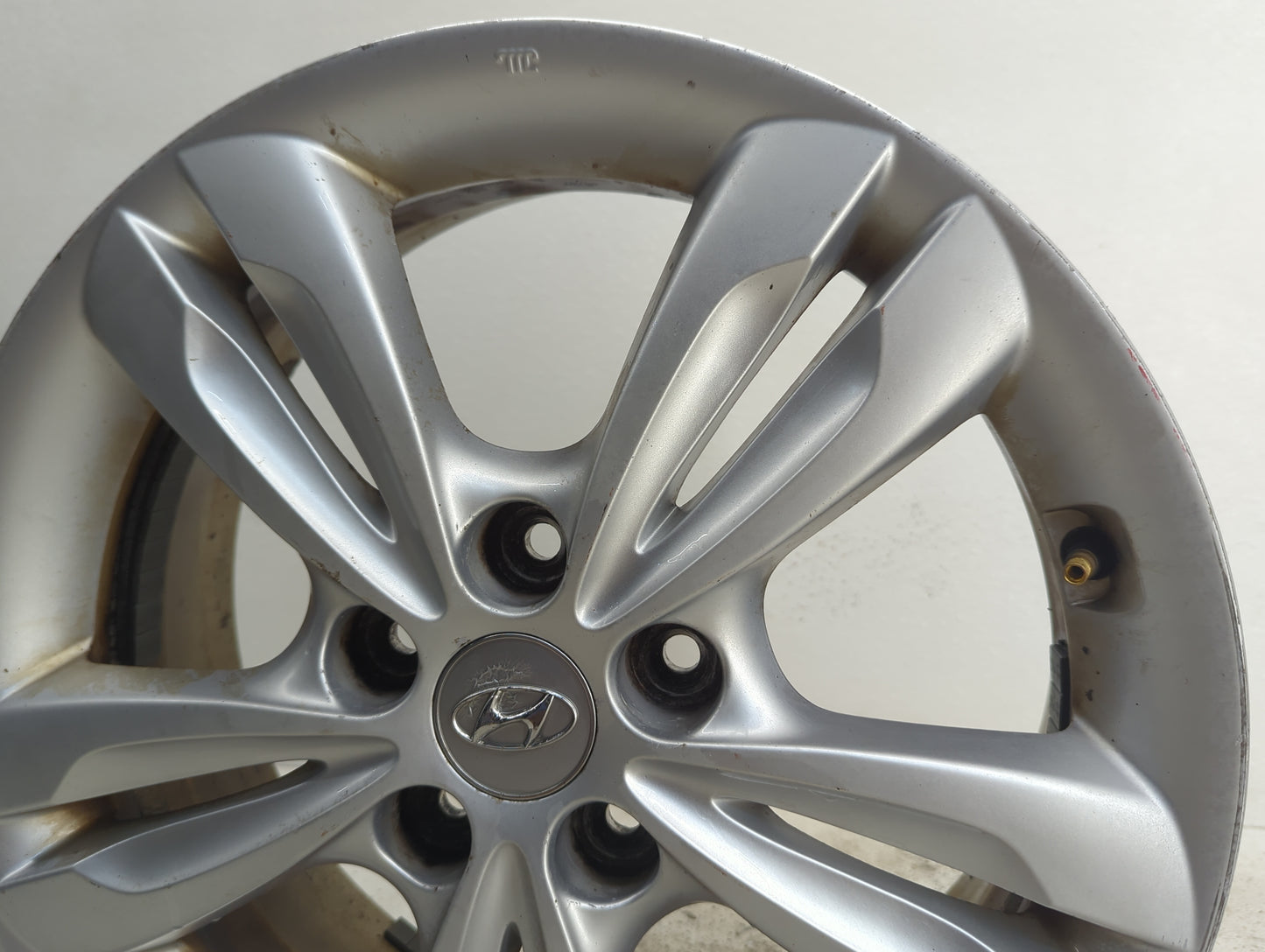2010-2016 Hyundai Tucson Oem Wheel Rim