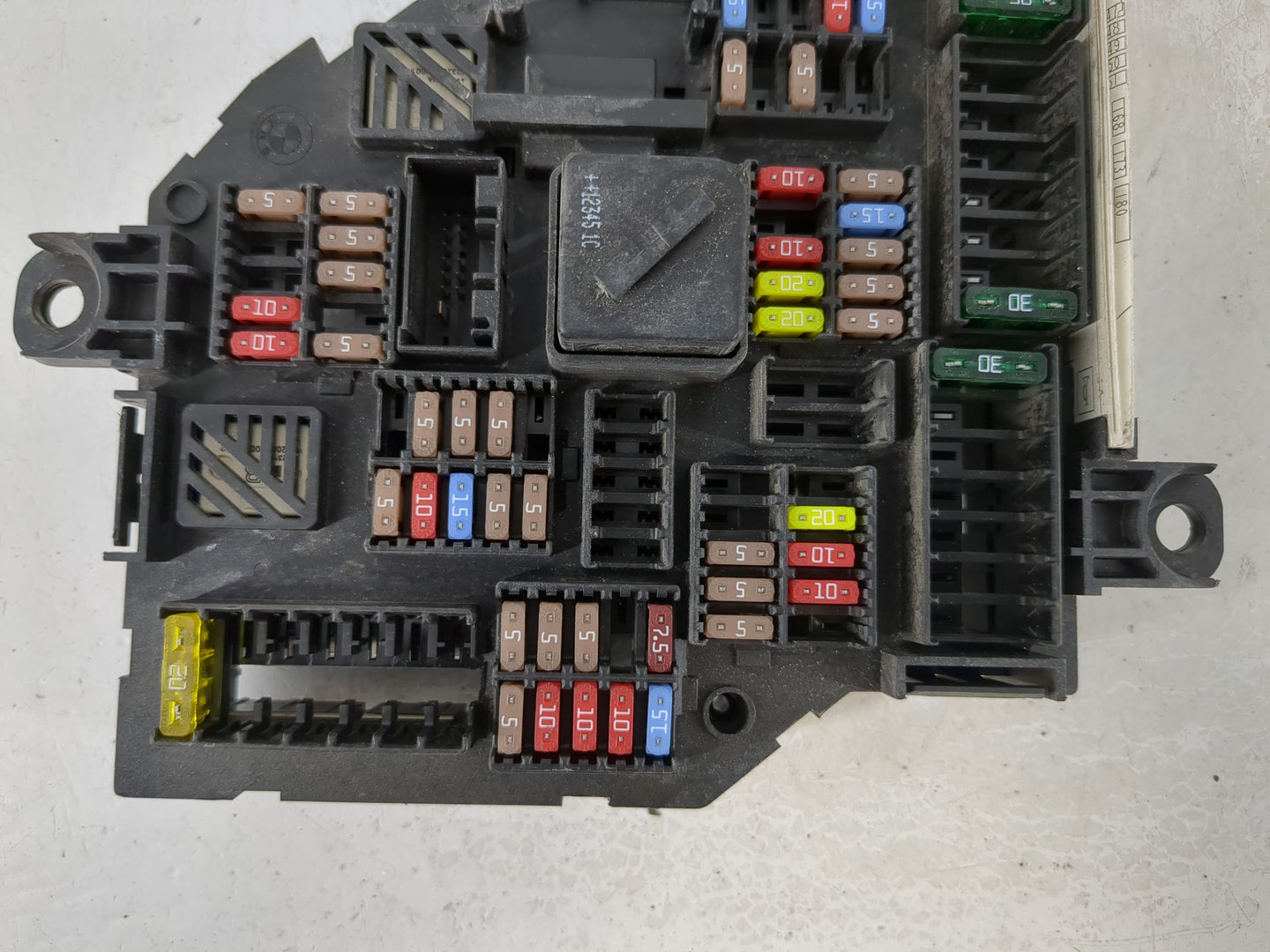 2013-2016 Bmw 528i Fusebox Fuse Box Panel Relay Module P/N:9264923-01 Fits Fits 2012 2013 2014 2015 2016 2017 2018 OEM Used Auto Parts - Oemusedautoparts1.com