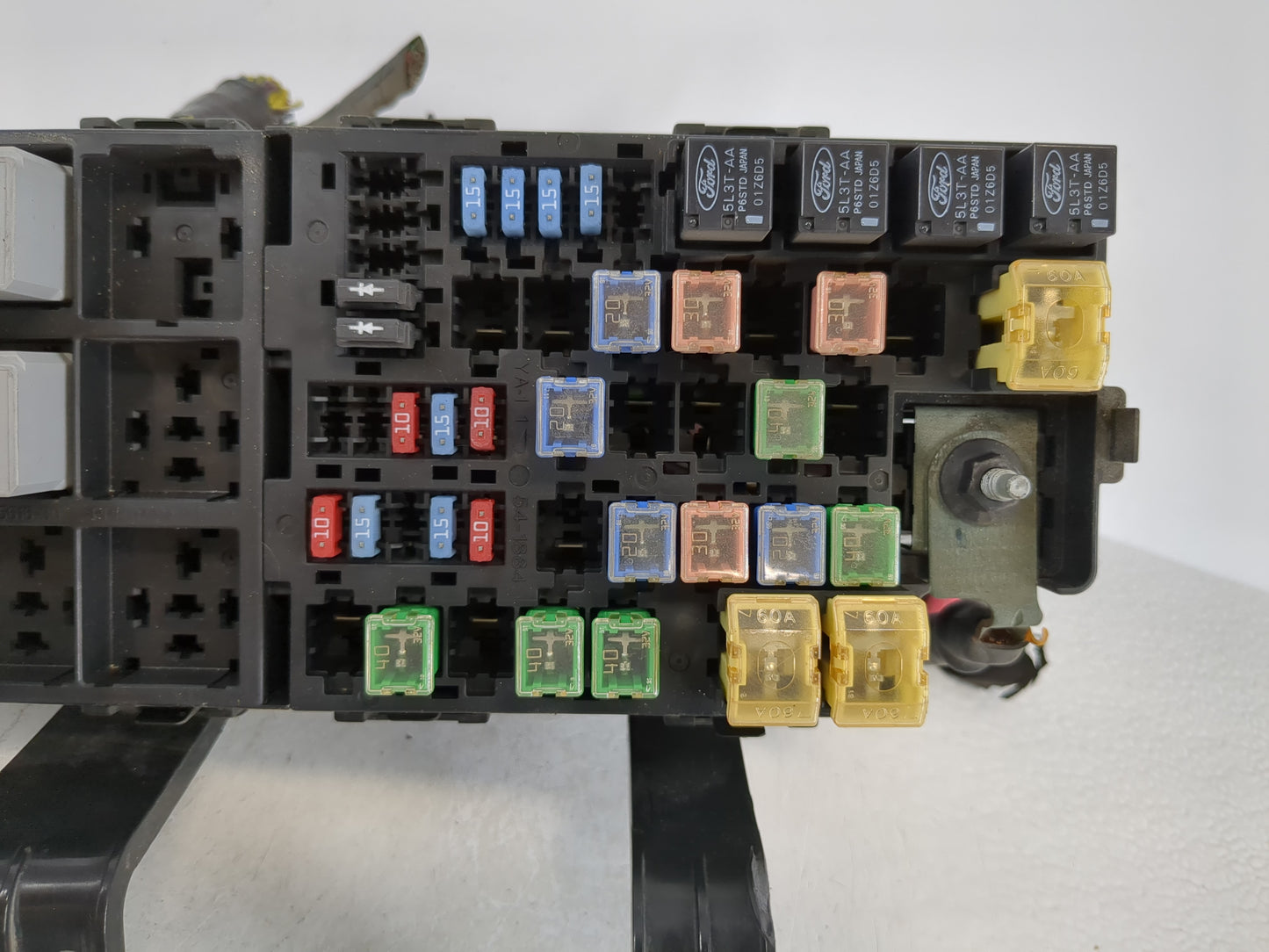 2006-2009 Ford Fusion Fusebox Fuse Box Panel Relay Module P/N:8E5T-14290-S Fits Fits 2006 2007 2008 2009 OEM Used Auto Parts - Oemusedautoparts1.com