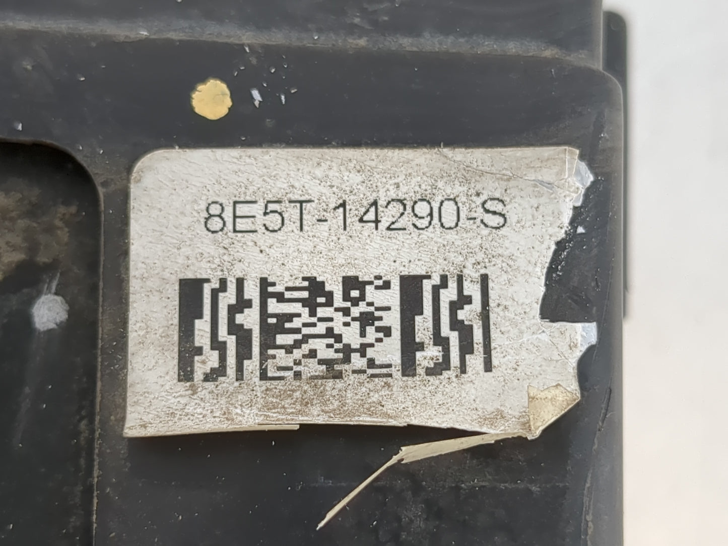 2006-2009 Ford Fusion Fusebox Fuse Box Panel Relay Module P/N:8E5T-14290-S Fits Fits 2006 2007 2008 2009 OEM Used Auto Parts - Oemusedautoparts1.com