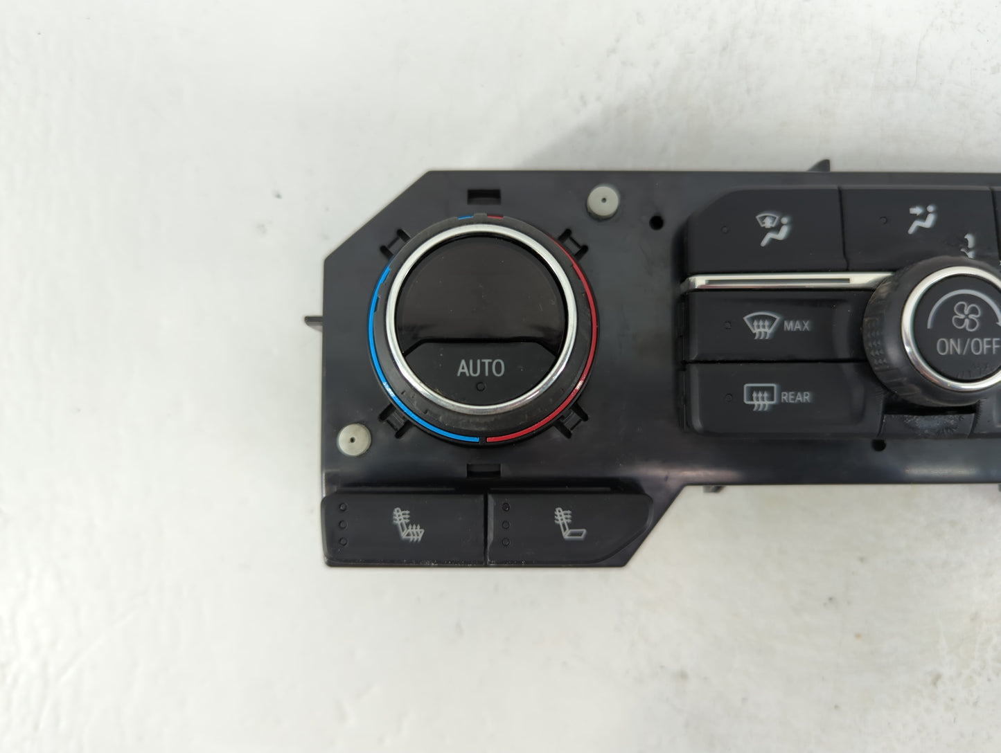 2020-2022 Chevrolet Silverado 1500 Climate Control Module Temperature AC/Heater Replacement P/N:84692241 Fits Fits 2020 2021 2022 OEM Used Auto Parts