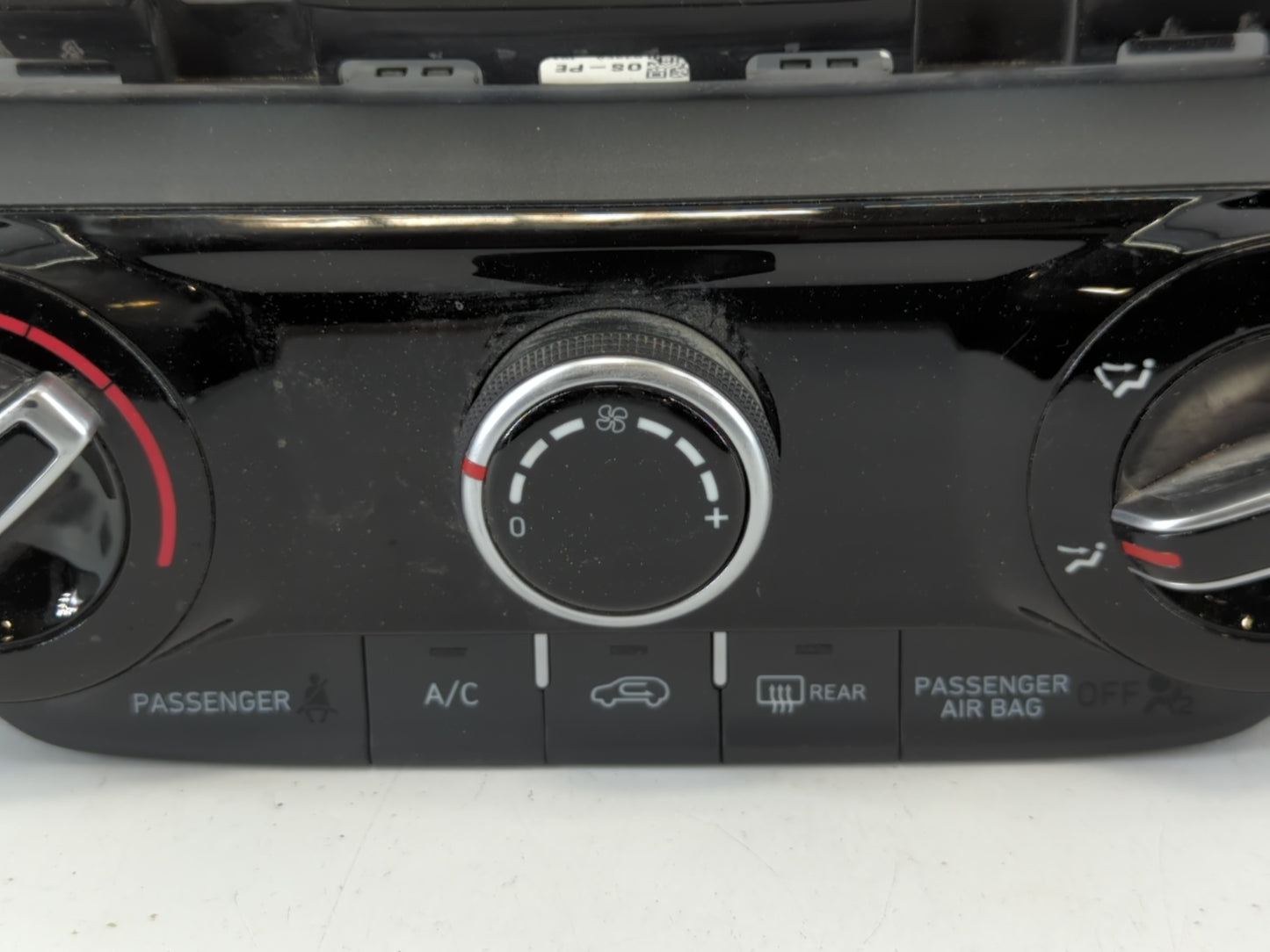 2022 Hyundai Kona Climate Control Module Temperature AC/Heater Replacement P/N:97250-J9AF0 Fits OEM Used Auto Parts