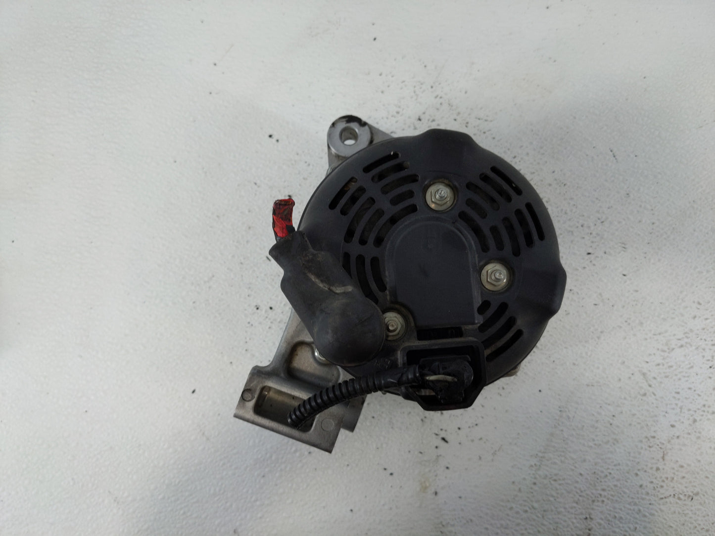 2013-2017 Chevrolet Equinox Alternator Replacement Generator Charging Assembly Engine OEM P/N:TN104210-5250 15807948 Fits OEM Used Auto Parts
