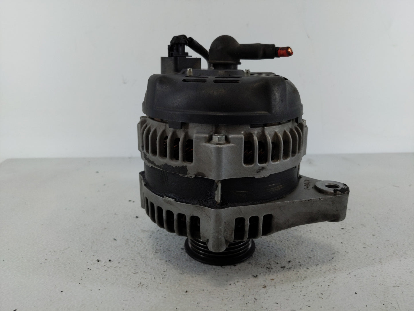 2013-2017 Chevrolet Equinox Alternator Replacement Generator Charging Assembly Engine OEM P/N:TN104210-5250 15807948 Fits OEM Used Auto Parts