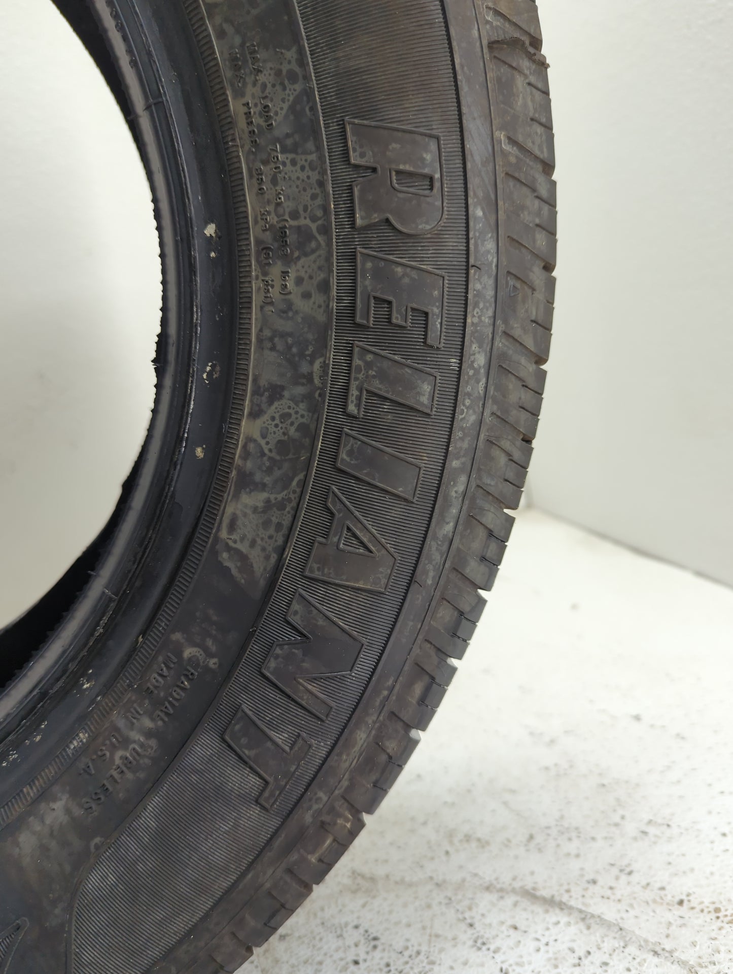 Used Tire 225/60R16 GOODYEAR RELIANT 98H - Tread Depth 12/32 - Oemusedautoparts1.com