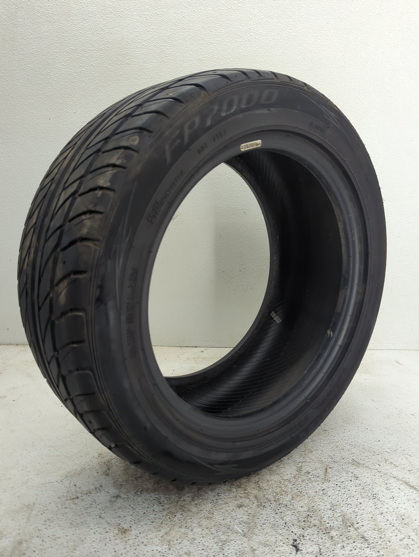 Used Tire 225/50R16 OHTSU FP7000 92H - Tread Depth 7/32 - Oemusedautoparts1.com