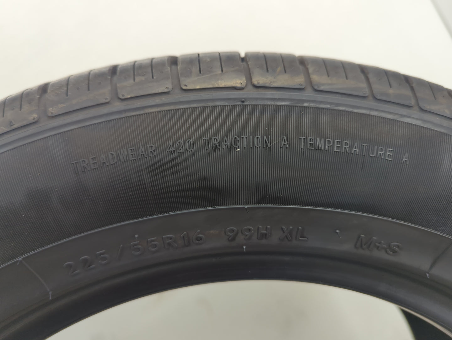 Used Tire 225/55R16 IRONHEAD REFLEX IHO1 99H - Tread Depth 9.5/32 - Oemusedautoparts1.com
