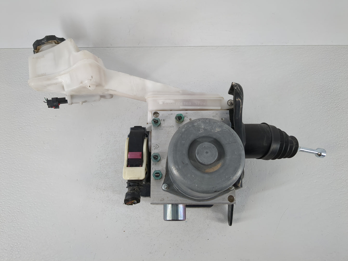 2013-2014 Lincoln Navigator ABS Pump Control Module Replacement P/N:42851490 Fits Fits 2013 2014 OEM Used Auto Parts