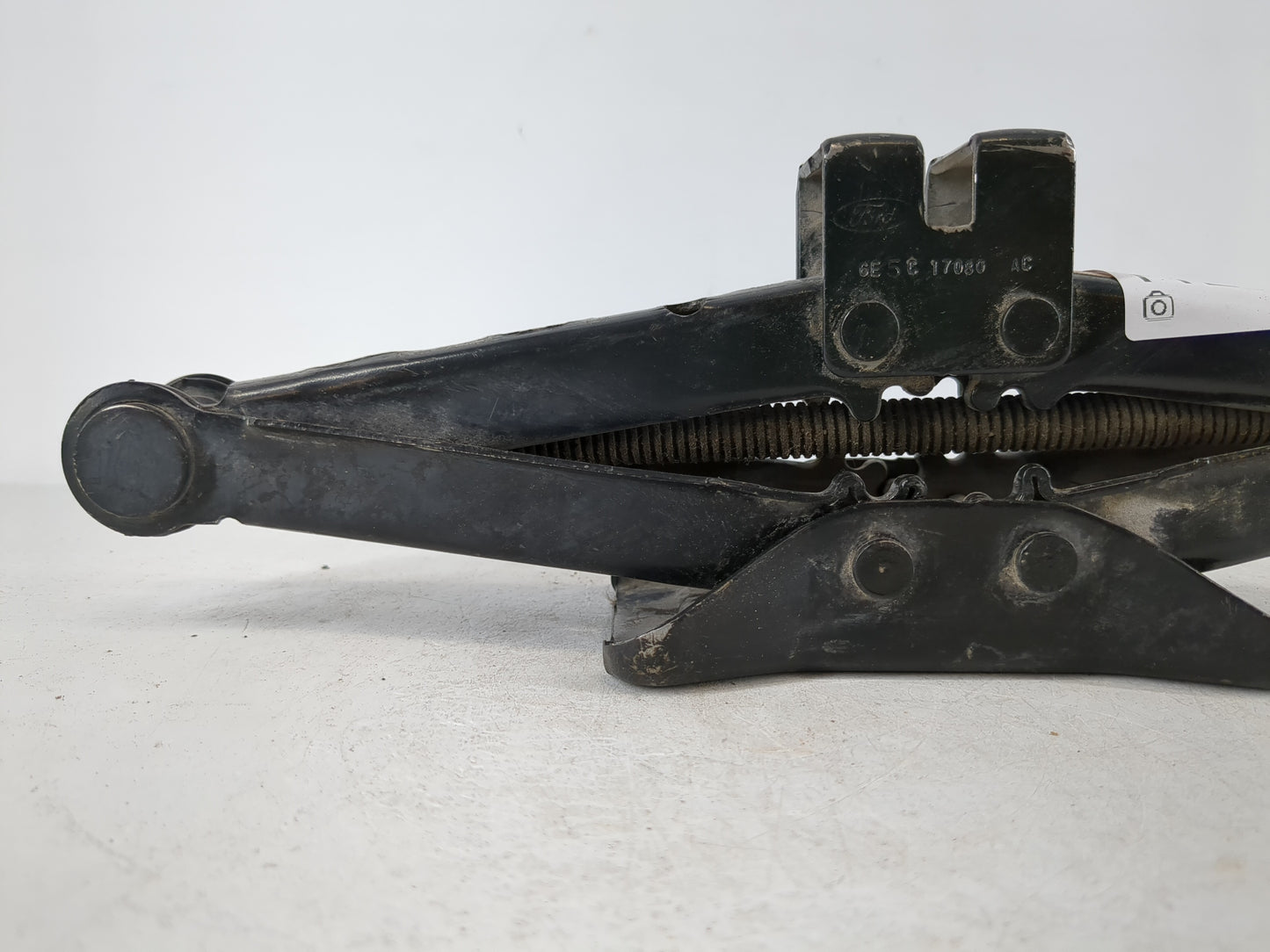 2018 Chevrolet Malibu Spare Scissor Car Jack - Oemusedautoparts1.com