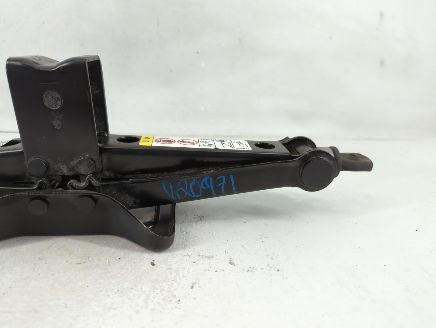 2014 Dodge Journey Spare Scissor Car Jack - Oemusedautoparts1.com