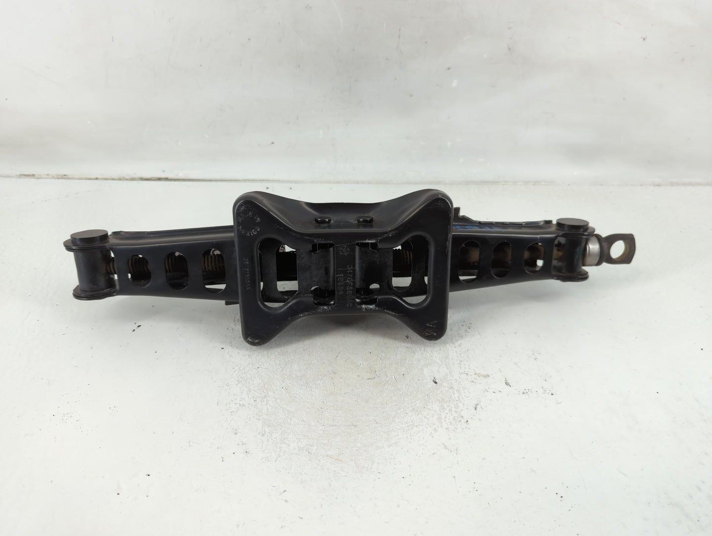 2014 Dodge Journey Spare Scissor Car Jack - Oemusedautoparts1.com