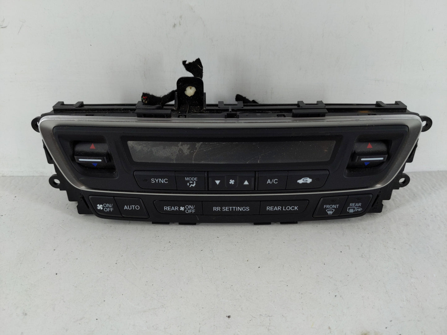 2016-2018 Honda Pilot Climate Control Module Temperature AC/Heater Replacement P/N:79600TG7A720M1 Fits Fits 2016 2017 2018 OEM Used Auto Parts - Oemusedautoparts1.com