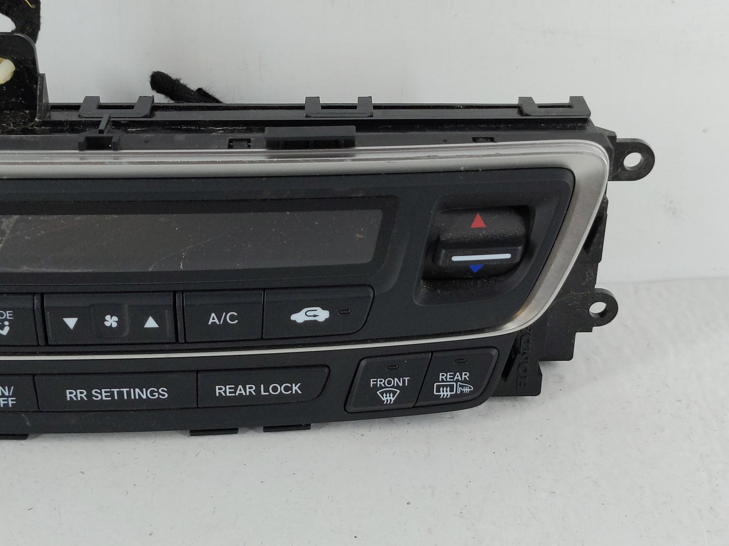 2016-2018 Honda Pilot Climate Control Module Temperature AC/Heater Replacement P/N:79600TG7A720M1 Fits Fits 2016 2017 2018 OEM Used Auto Parts - Oemusedautoparts1.com