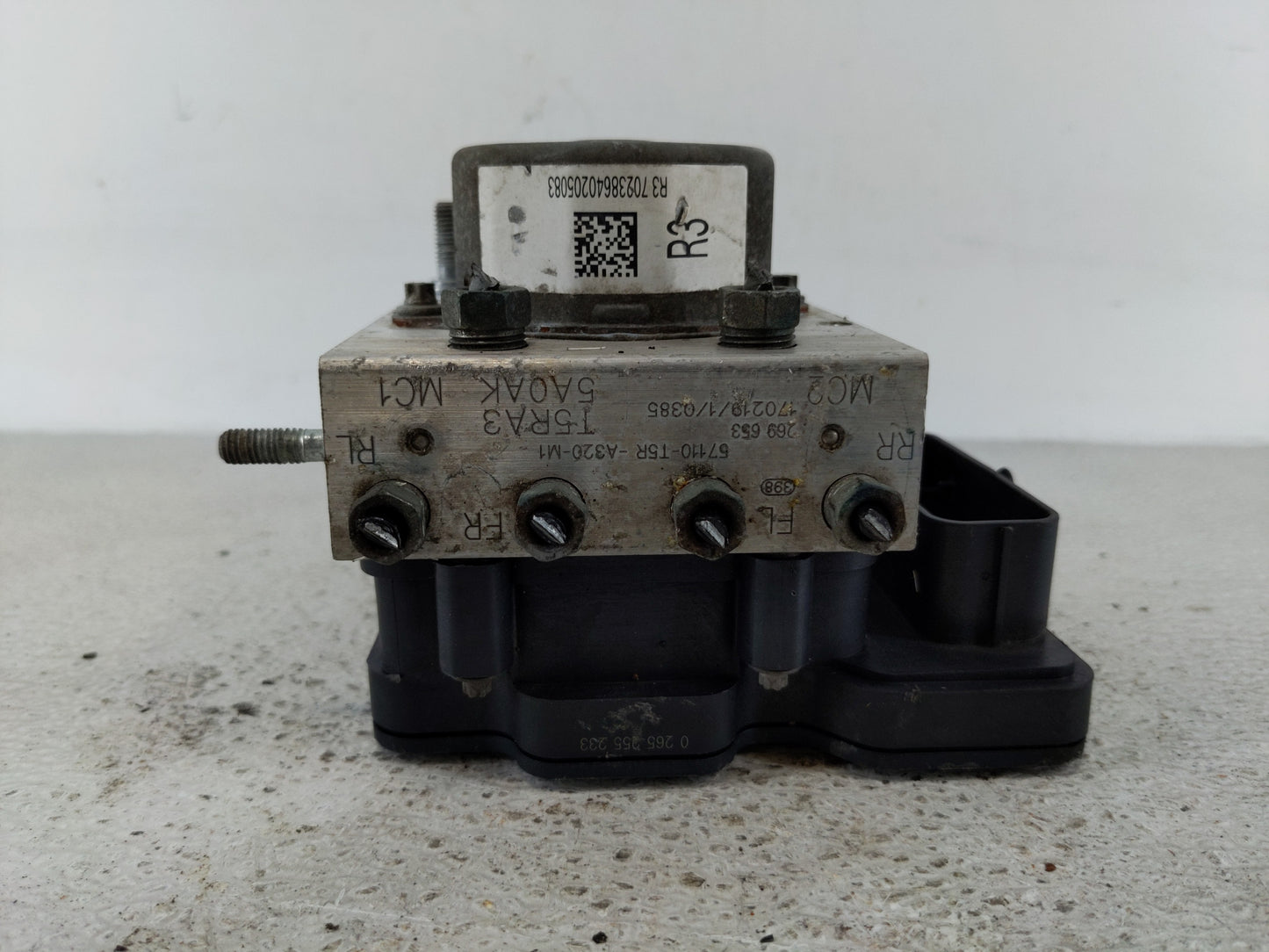 2015-2020 Honda Fit ABS Pump Control Module Replacement P/N:57110-T5R-A320-M1 Fits Fits 2015 2016 2017 2018 2019 2020 OEM Used Auto Parts